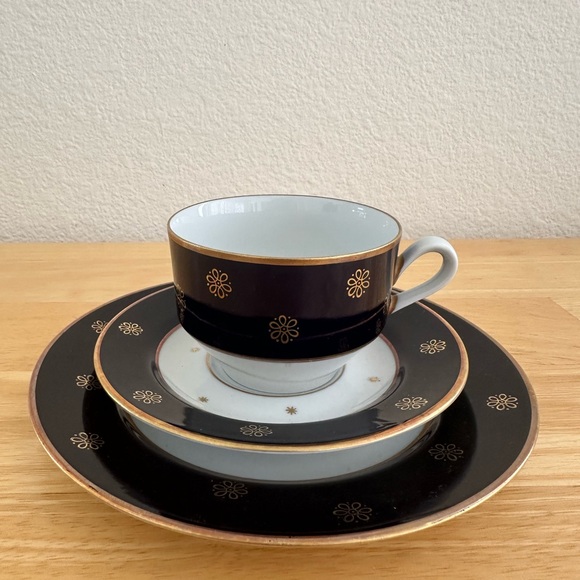 Hennsberg 1777 Echt Kobalt GDR Blue Gold Tea Cup Saucer Plate - Picture 1 of 8